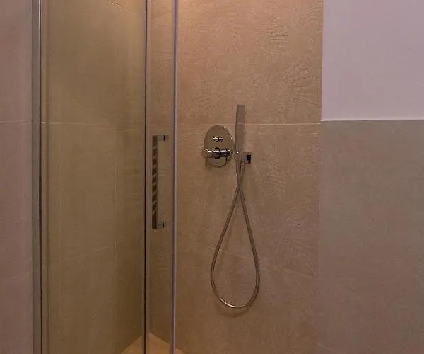 Repetita Juvant 4* Rome